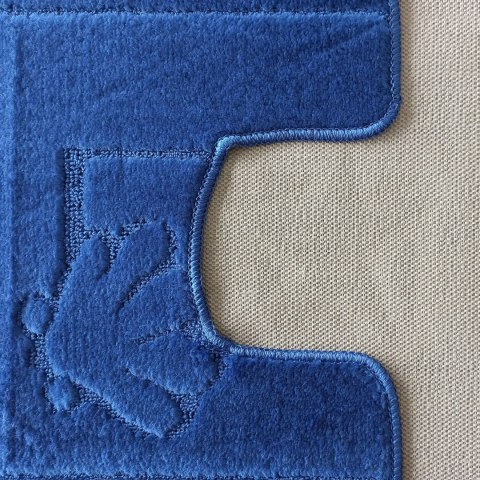 Komplet łazienkowy Montana z wycięciem Maritime Blue Komplet (50 cm x 80 cm i 40 cm x 50 cm) Komplet łazienkowy Montana z wycięciem Maritime Blue Komplet (50 cm x 80 cm i 40 cm x 50 cm)